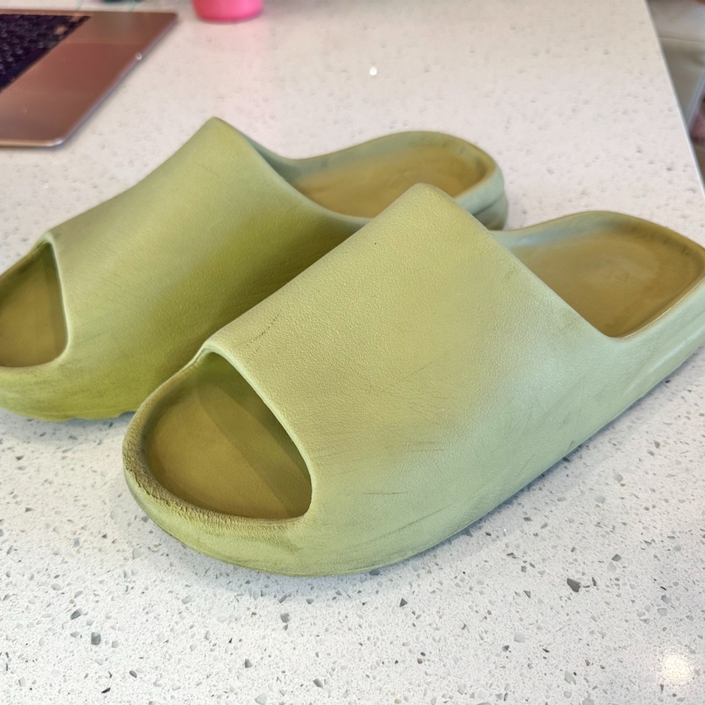 Yeezy Slides Resin Olive Green Mens Size 13